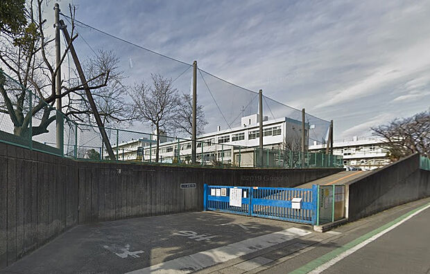 春岡小学校（約800m）