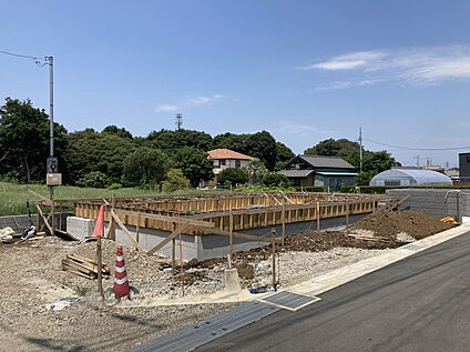 完成が待ち遠しい建築中の新築住宅です！新しい暮らしのイメージ
