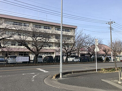 桶川東小学校 760m