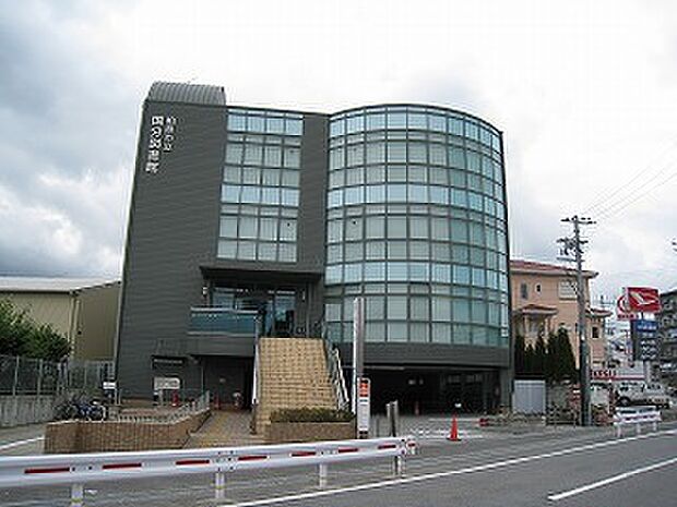 柏原市立国分図書館