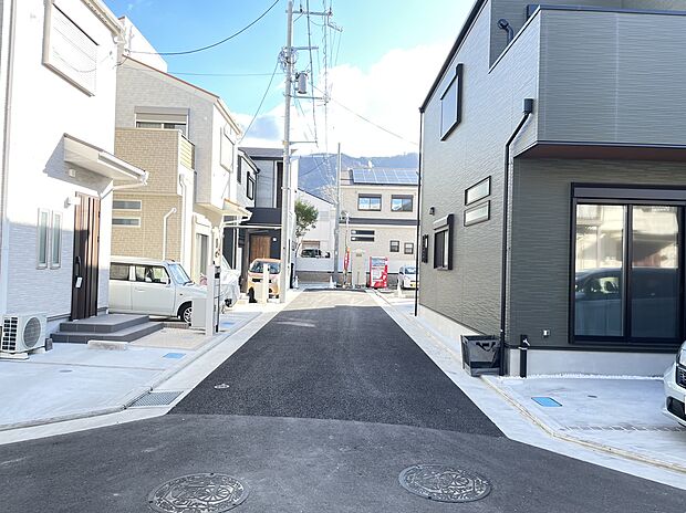 【現地写真】 いよいよ9号地モデルハウス販売開始！
連日多数のご見学にお越しいただきありがとうございます♪
是非一度モデルハウスをご覧くださいませ。