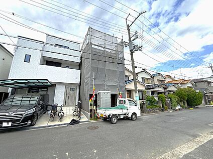 【前面道路含む現地写真】