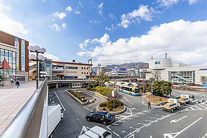 阪急今津線「逆瀬川」駅 約220～240m(徒歩３分)