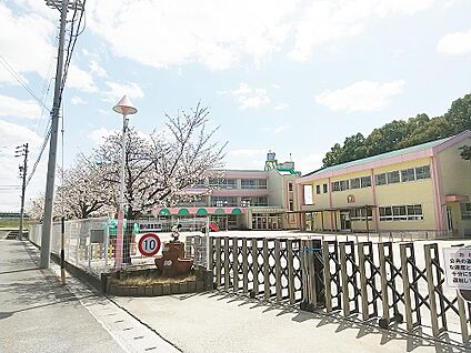 ひなご幼稚園 250m