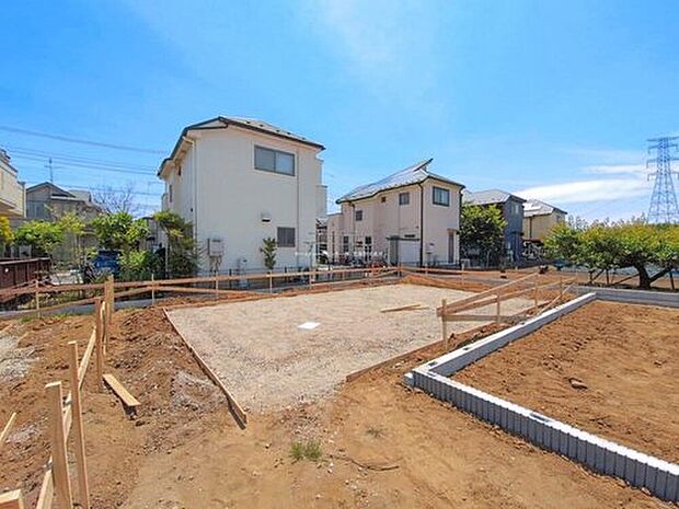 【現地外観写真】L号棟
住宅性能評価で耐震等級3(最高等級)を取得!お客様を守る大切な住宅だからこそ、第三者の検査を受けて安心して住んでいただける住宅をご案内させて頂きます。