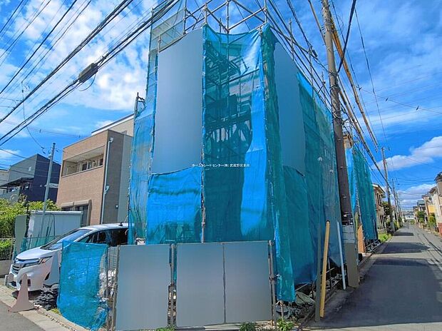 【現地外観写真】2号棟
気になった物件すぐにご見学対応させていただきます♪平日・お仕事帰りなど、いつでもご案内可能です♪周辺環境と併せて、実際に現地をご確認ください♪