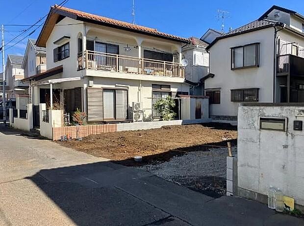 【現地外観写真】
ひとたび扉を開けばそこに待っているのは上質な空間とマイホームでの新生活をイメージさせる優雅なひととき。「この家なら…」ではなく「ここに住みたい♪」と思う感動をお届けいたします。