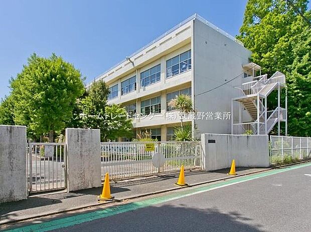 府中市立府中第六小学校まで270m 徒歩4分、低学年のお子様でも安心して登下校できますね☆