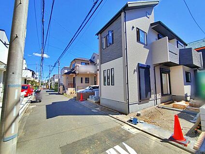 【前面道路含む現地写真】