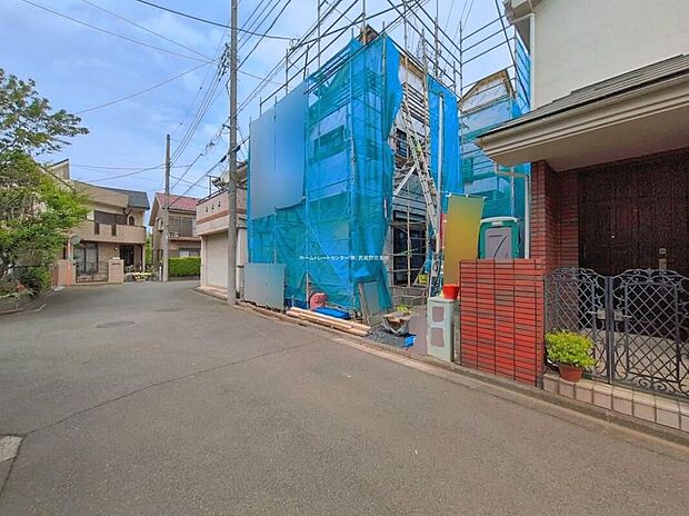 【前面道路含む現地写真】住宅性能評価で耐震等級３（最高等級）を取得！お客様を守る大切な住宅だからこそ、第三者の検査を受けて安心して住んでいただける住宅をご案内させて頂きます。