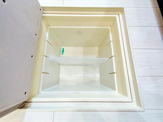 【収納】2号棟・あると嬉しい床下収納は使用頻度の少ないものや、見せたくないものの収納に◎