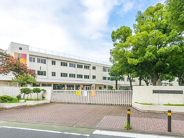 府中市立府中第五小学校(約900m)