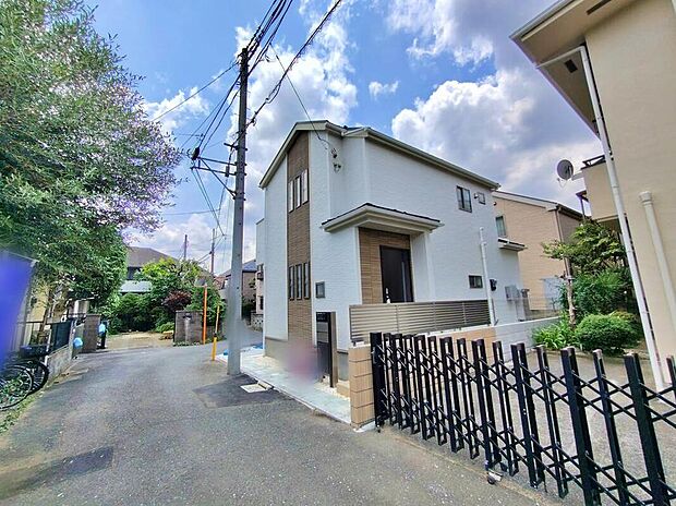 【前面道路含む現地写真】周辺にはお買い物施設が充実！
この街で・この家で暮らしたいと思わせる理由を是非現地でお確かめ下さい。