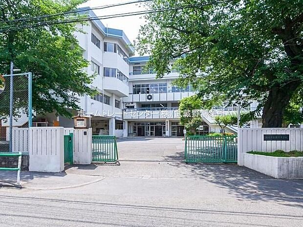 調布市立第六中学校(約700m)
