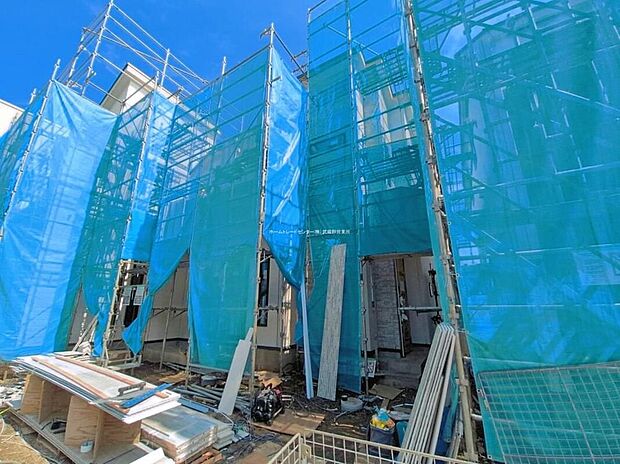 【【現地外観写真】B号棟】ひとたび扉を開けばそこに待っているのは上質な空間とマイホームでの新生活をイメージさせる優雅なひととき。「この家なら…」ではなく「ここに住みたい♪」と思う感動をお届けいたします。