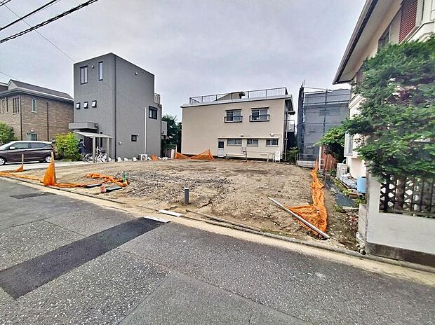 【現地外観写真】ひとたび扉を開けばそこに待っているのは上質な空間とマイホームでの新生活をイメージさせる優雅なひととき。「この家なら…」ではなく「ここに住みたい♪」と思う感動をお届けいたします。