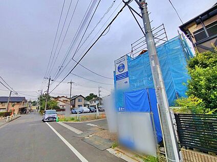 【前面道路含む現地写真】