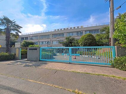 稲城市立稲城第六小学校 260m(徒歩4分)