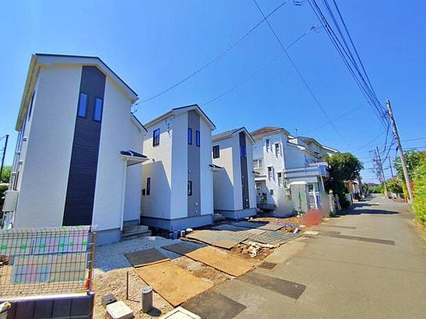 【【前面道路含む現地写真】】気になった物件すぐにご見学対応させていただきます♪平日・お仕事帰りなど、いつでもご案内可能です♪周辺環境と併せて、実際に現地をご確認ください♪