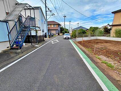 【前面道路含む現地写真】