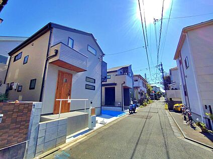 【前面道路含む現地写真】