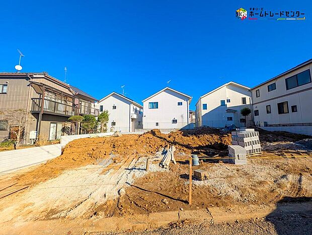 嬉しい仕様・設備がたくさん！
全居室南向き、浴室乾燥機、水廻り集中設計、和洋室、WIC、SC、2階ホール物入、南庭、駐車2台可能等！