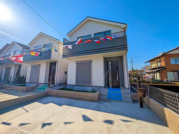 嬉しい仕様設備♪
水回り集中設計、リビングイン階段、全洋室、パントリー、ワイドバルコニー、駐車2台可能等！