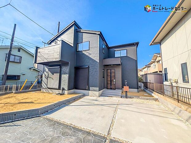 嬉しい仕様・設備がたくさん！
角地、浴室乾燥機、和洋室、WIC、SC、パントリー、リネン庫、庭、駐車2台可能等！