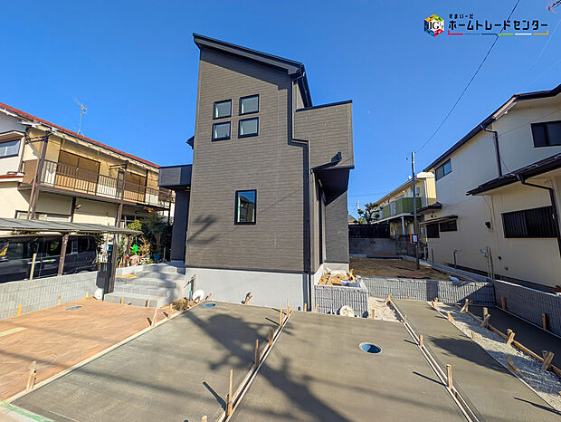 嬉しい仕様・設備がたくさん！
南向き、水廻り集中設計、浴室乾燥機、和洋室、WIC、SC、2階ホール物入、ワイドバルコニー、南庭、駐車2台可能等！