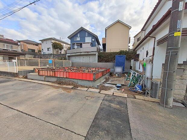 嬉しい仕様設備♪
全洋室、水廻り集中設計、納戸、リビング収納、ワイドバルコニー、南庭、カースペース1台分等♪