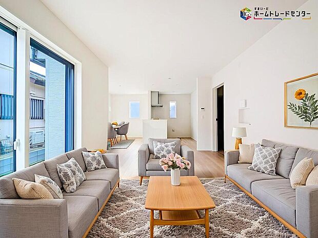 インテリアプランが考えやすいワイドなリビング♪広々としたLDKに、自分好みのインテリアでレイアウト。季節ごとに模様替えなども、楽しみの一つとなりそうです
※こちらの写真は、家具をCGで合成したものです