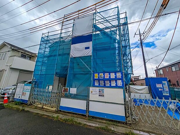 嬉しい仕様がたくさん!角地、浴室乾燥機、全洋室、WIC、リビング収納、ホール物入、インナーバルコニー、駐車2台可能等♪