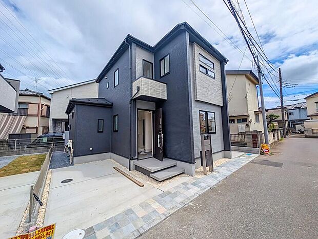 ハイスペックな設備仕様♪食洗機、ガス衣類乾燥機、玄関吹抜け、和室、土間収納、キッチン可動棚付収納、ワイドバルコニー、南庭、宅配BOX、駐車2台可能等!