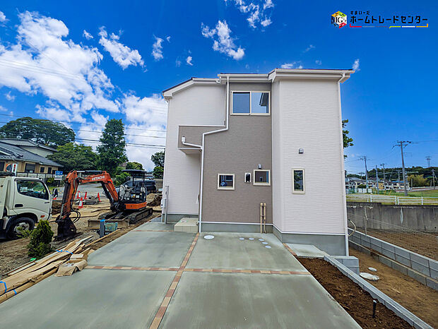 【現地外観写真】東武野田線「増尾」駅まで徒歩13分!
全棟明るい南向き、降り注ぐ光に囲まれる邸宅。煌めく家族時間がここから始まる。