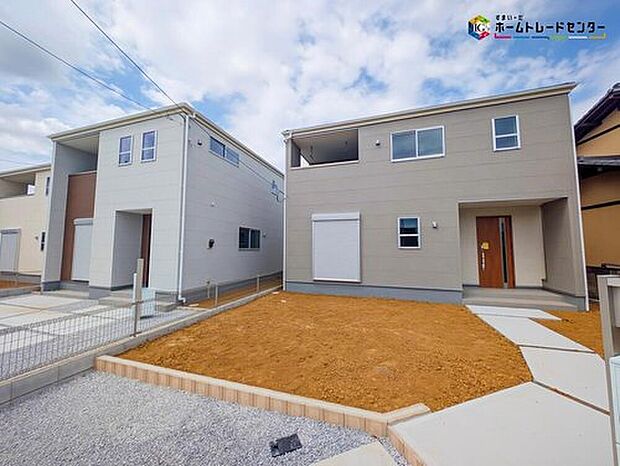 【現地外観写真】嬉しい仕様がたくさん!
浴室乾燥機、水廻り集中設計、全洋室、ストレージルーム、WIC、インナーバルコニー、ダウンライト、駐車2台可能等♪