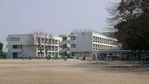 野田市立木間ケ瀬中学校(約2,100m)