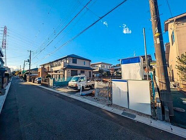 【前面道路含む現地写真】2026年1月完成予定！
平日・お仕事帰りなど、いつでもご案内致します！
お気軽にお問い合わせ下さい。