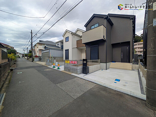 【前面道路含む現地写真】建物完成しましたので、ご予約で内見可能です!
平日・お仕事帰りなど、いつでもご案内致します!
お気軽にお問い合わせ下さい♪