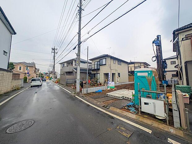【前面道路含む現地写真】2026年2月完成予定！
平日・お仕事帰りなど、いつでもご案内致します！
お気軽にお問い合わせ下さい。