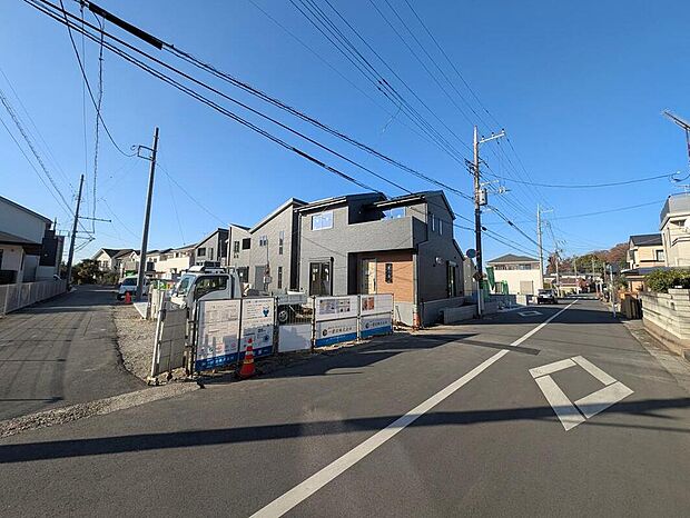 【前面道路含む現地写真】平日・お仕事帰りなど、いつでもご案内致します!
お気軽にお問い合わせ下さい♪