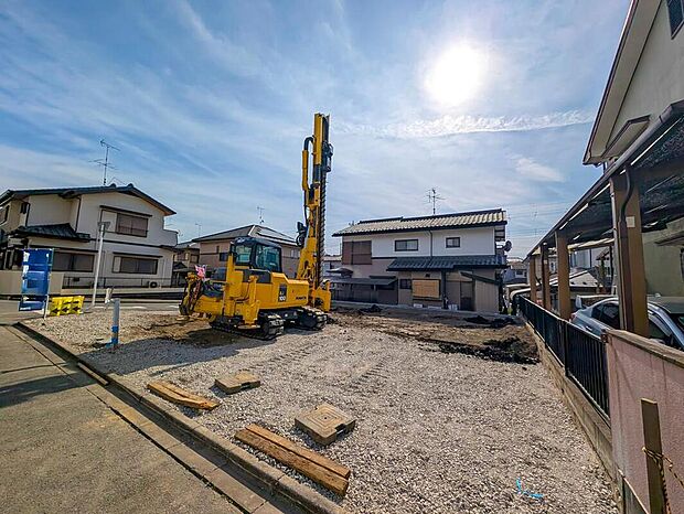 【現地外観写真】嬉しい仕様がたくさん！
平屋、全洋室、浴室乾燥機、全室WIC、SIC、宅配BOX、庭、駐車2台可能（車種による）等♪