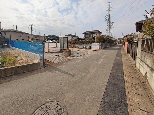 【前面道路含む現地写真】2026年5月完成予定！
平日・お仕事帰りなど、いつでもご案内致します！
ご案内ご希望の際はお気軽にご連絡下さい♪