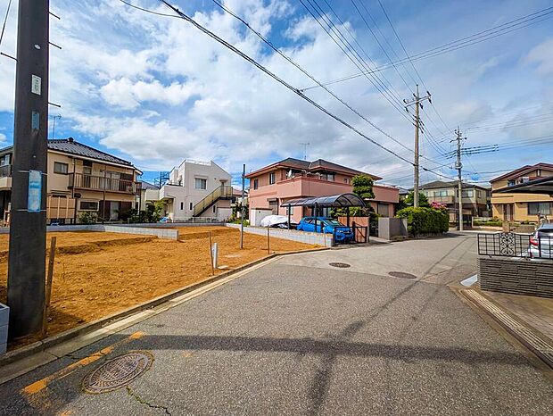 【前面道路含む現地写真】2026年8月完成予定！
平日・お仕事帰りなど、いつでもご案内致します！
ご案内ご希望の際はお気軽にご連絡下さい♪