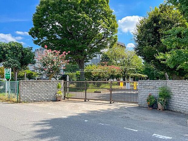 柏市立高田小学校（約550m）