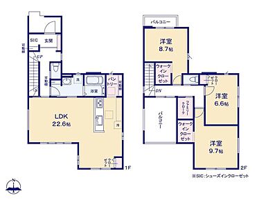 LDKはゆとりの22.6帖！キッチン横に便利なパントリー付き！2階ホールには家族で使えるファミリークローク、居室にはWICが2ヶ所、玄関にSIC等、収納が充実！ 