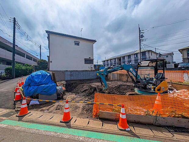 【現地写真】嬉しい仕様がたくさん!
全洋室、ファミリークローゼット、WIC、SIC、リビング・洗面室可動棚、カースペース1台分等!