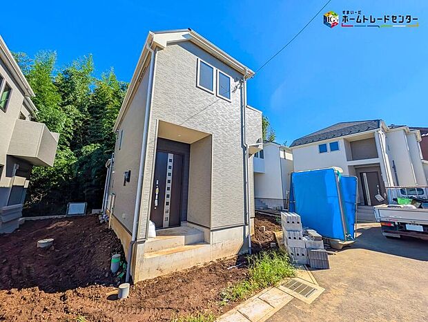 【現地外観写真】【安心の住宅性能評価取得物件！】耐震性などで最高等級を取得♪地震に強い家！国土交通大臣認定の第三者機関による厳重なチェックを行い安心・安全な新築一戸建てを提供します