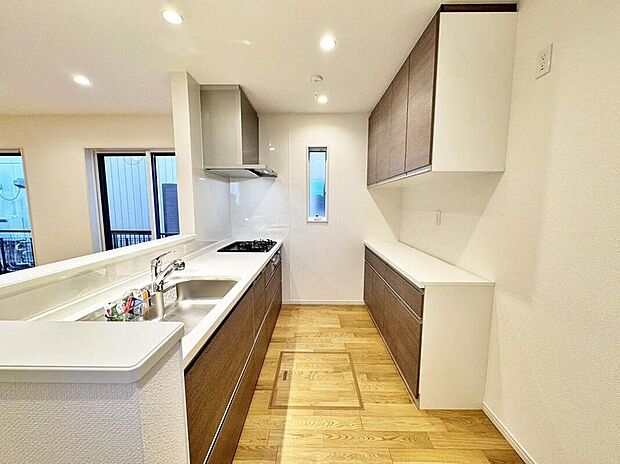 ◆人気の対面式キッチン。お食事の準備をしながらでもご家族とのコミュニケーションを楽しめます♪ぜひご見学の際にはキッチンに立ち、生活をイメージしてください。