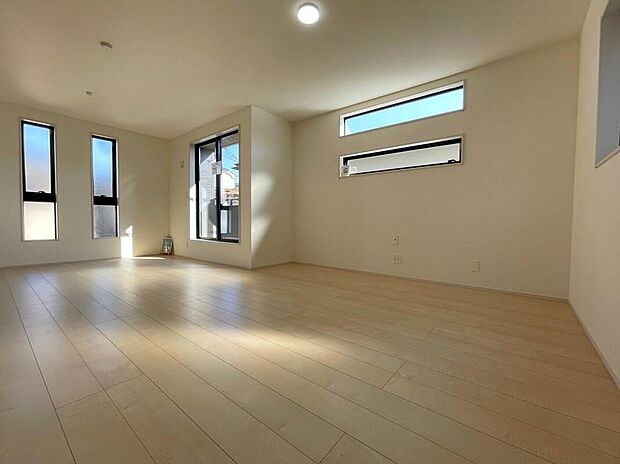 ◆LDKはご家族みんなが揃う大切な空間です♪テーブルやソファ、カーテン選び、レイアウトを考えるのも楽しいですね♪笑顔溢れる楽しい暮らしをイメージしながらご見学ください♪