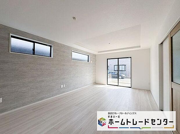 ◆大きな窓は遮音性に優れたペアガラスの窓となっています。リビングでたくさんはしゃいで遊んでも、お子様の声を気にしなくて大丈夫です♪